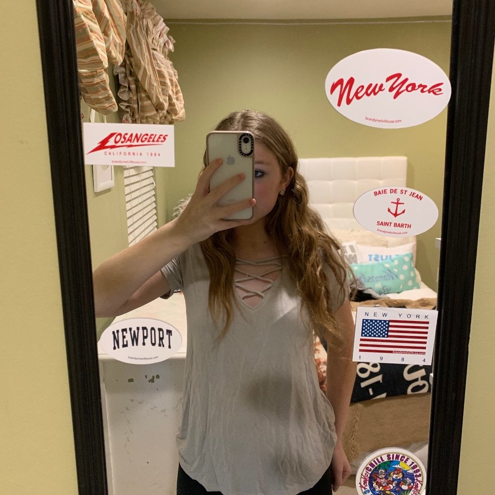 Gray crisscross short sleeve